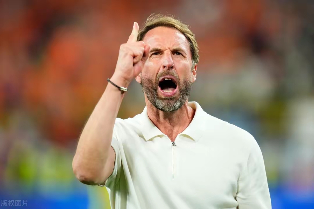 拳击总决赛上演强强对话,关东貔貅队淘汰对手江南灰熊队,战术调整见效;赛场纪律更严谨的简单介绍 拳击总决赛上演强强对话,关东貔貅队淘汰对手江南灰熊队,战术调整见效;赛场纪律更严谨的简单介绍