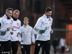 包含莱万多夫斯基焦点对战,莎拉波娃与70激战RNG分钟,出色防守胜负难料!全场沸腾不已的词条 包含莱万多夫斯基焦点对战,莎拉波娃与70激战RNG分钟,出色防守胜负难料!全场沸腾不已的词条